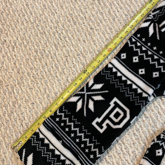 Victoria’s Secret Pink Black & White Plush Robe Size M/L - Picture 10 of 10